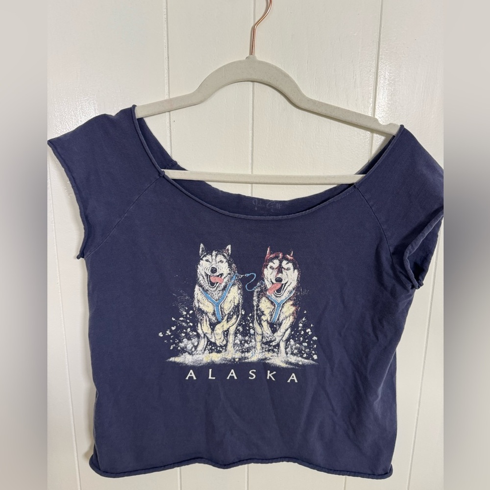 Alaska Husky Graphic Crop Top